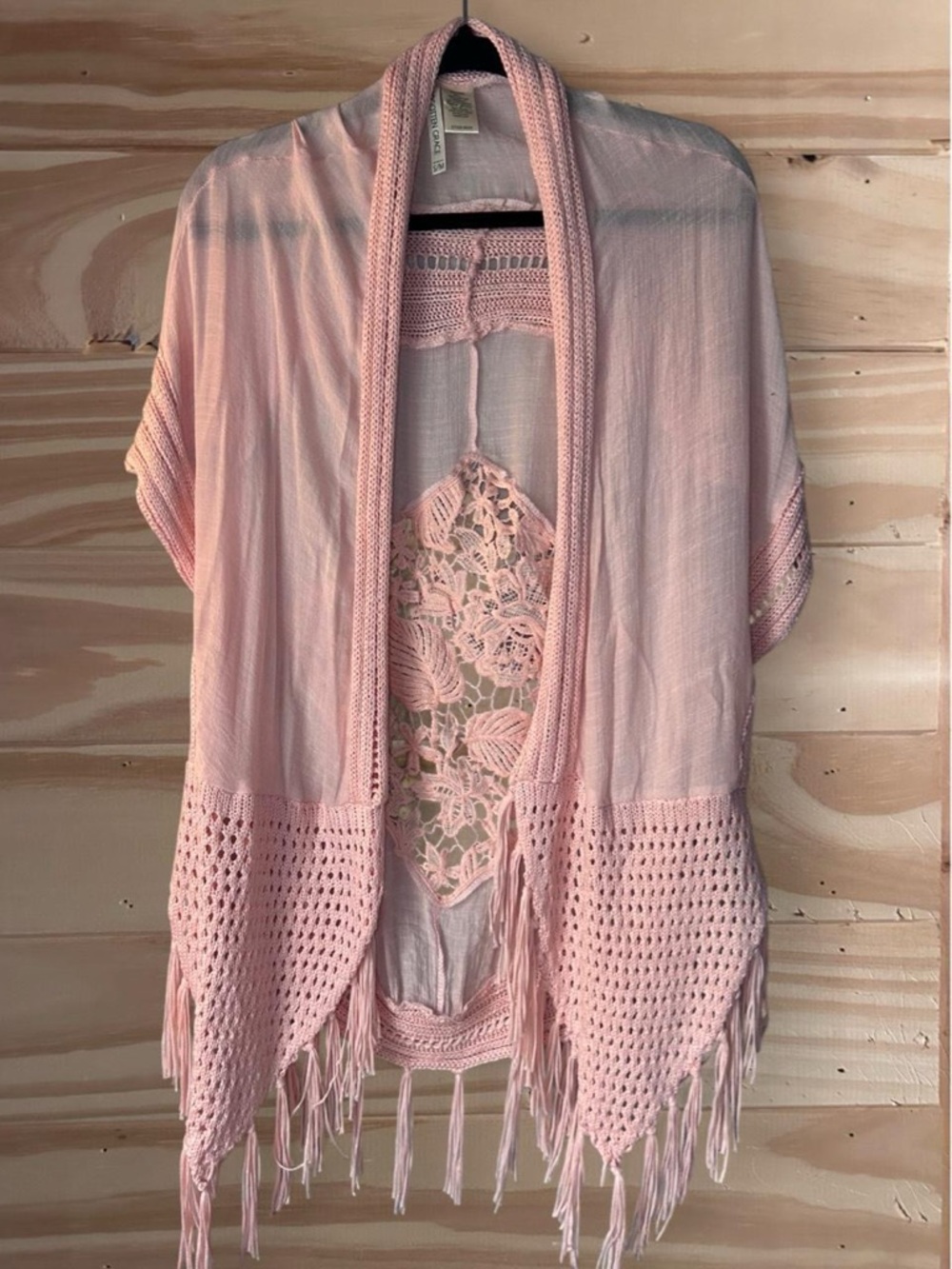 Forgotten Grace Crochet
Fringe Short Sleeve Pink Kimono
Top size s/m